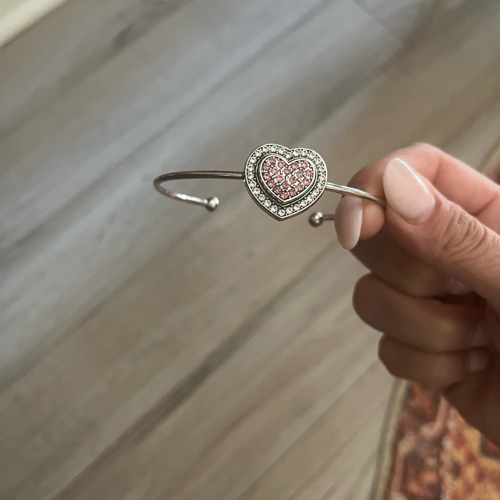 ✨Heart-Shaped Pink and Silver Bracelet✨